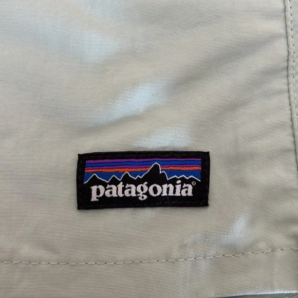 NWOT Patagonia Kids Baggies - Picture 2 of 4